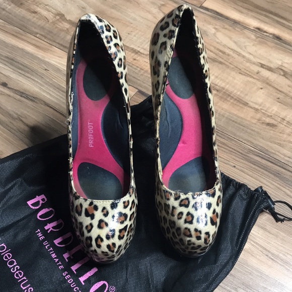 Bordello cheetah leopard animal print platform pumps size 6 - Picture 2 of 11